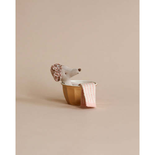 Maileg Wellness Mouse, Big Sister (Rose)– Odin Parker