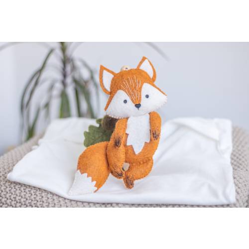 Fox stroller Toy, Woodland stroller mobile, Woodland felt animal, stroller lanyard, oak leaf and acorn, pram accessory, unisex baby gift