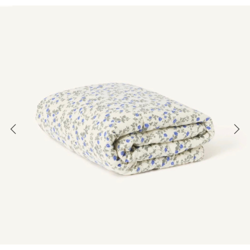 Dainty blanket