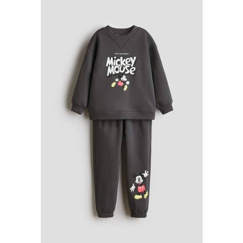 2-PIECE PRINTED SWEATSHIRT AND JOGGERS SET