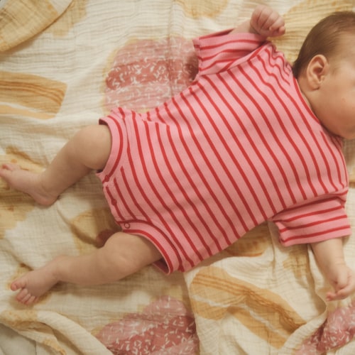 Oversized Romper - Strawberry - BY GEE