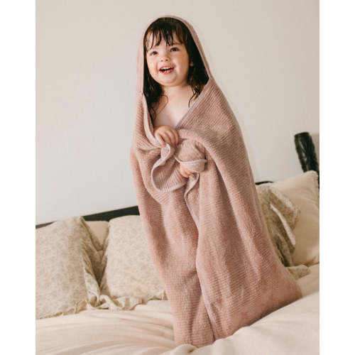 The Ribbed Hooded Towel + Bath Mitt  / Rose