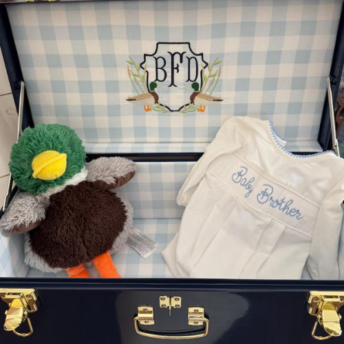 Heirloom Crest Trunk