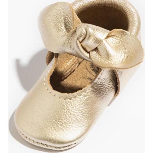 Knotted Bow Baby Shoe Hard Sole, Platinum - Freshly Picked | Maisonette