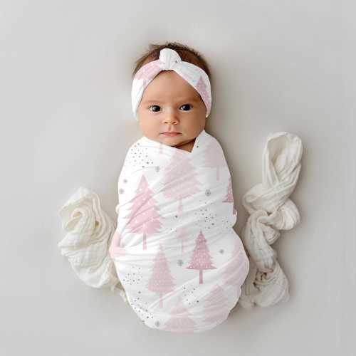 Christmas Baby Blanket, Holiday swaddle blanket, Baby girl christmas, Baby girl nursery, Christmas baby, Newborn girl, Pink baby blanket,