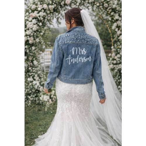 Personalized Bridal Denim Jacket, Custom Mrs Wedding Jean Jacket, Bride Last Name Jacket, Wedding Jean Jacket with Pearls, Made To Order