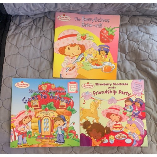 Strawberry Shortcake Goes to School Berrylicious Bake Off Friendship Party Book