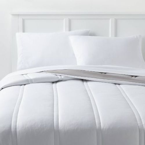 Full/Queen Lofty Microfiber Comforter White - Room Essentials™: Midweight, Plain Weave, Machine Washable, OEKO-TEX Certified