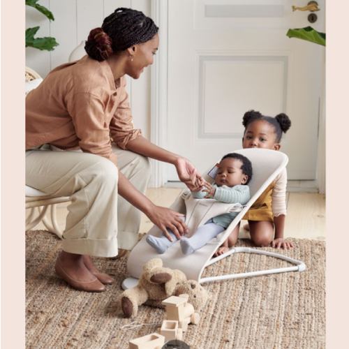 BabyBjörn Bouncer Bundle with Toy