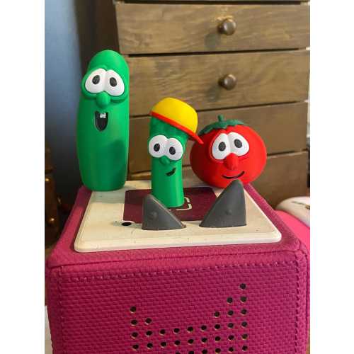 Bible tales Veggie Tomato, Asparagus and Cucumber Music figures