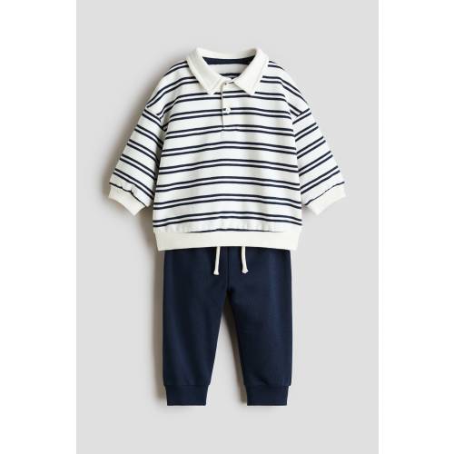 2-PIECE SWEATSHIRT AND JOGGERS SET