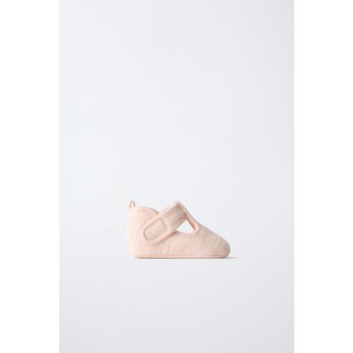 SANDAL-STYLE BOOTIES