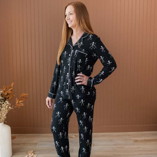 Long-Sleeved Women's Pajama Set in Skeleton