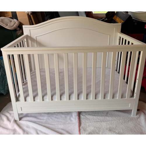 Crib + mattress