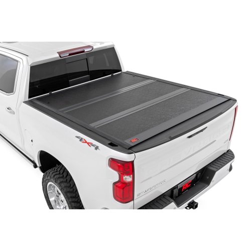 Hard Low Profile Bed Cover | Chevy/GMC Sierra 1500 (19-26)/Silverado 1500 (19-26) | Rough Country