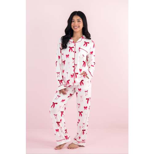 Long-Sleeved Women's Pajama Set in Big Love Bow