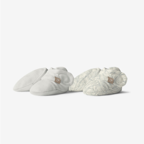 Goumi Kids Stay on Baby Booties (2 pack) - Coastal + Cloud, 0-3 Months