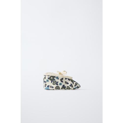 BALLET FLATS WITH BOW AND FLOWERS