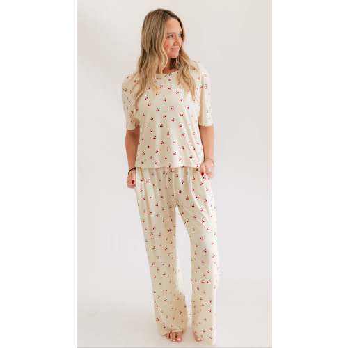 Women's T-Shirt and Pants Set in Cream Cherries