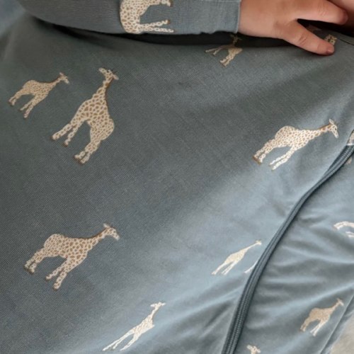 Giraffe Moss Sage 1.0 TOG Bamboo Viscose Sleep Sack | günamüna