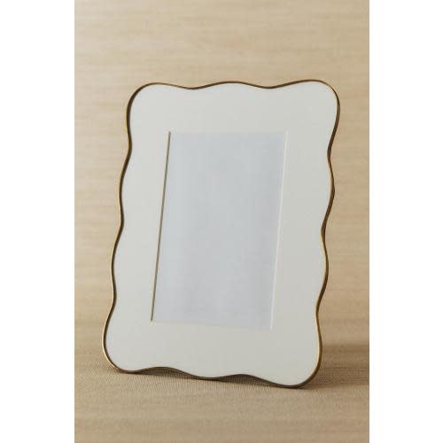 SCALLOPED METAL PICTURE FRAME - Gold | ZARA United States