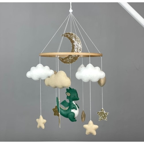 Dragon baby mobile for crib Dragon crib mobile Fantasy theme nursery Green dragon Felt dragon mobile hanging Dragon baby shower Dragon nursery Neutral baby mobile New baby gift Expecting mom gift