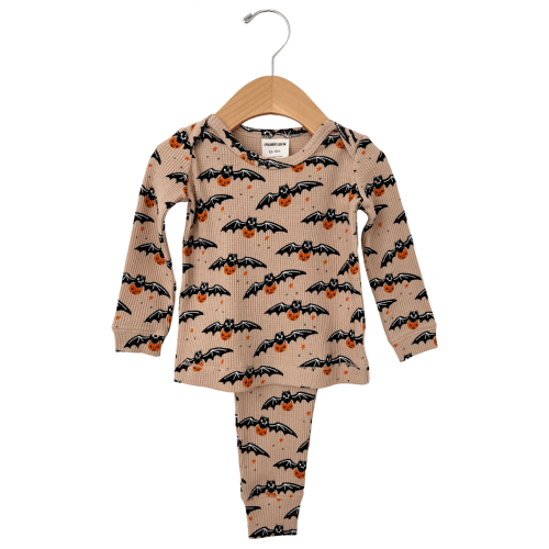 Organic Waffle 2-Piece Set, Tan Trick or Treating Bat