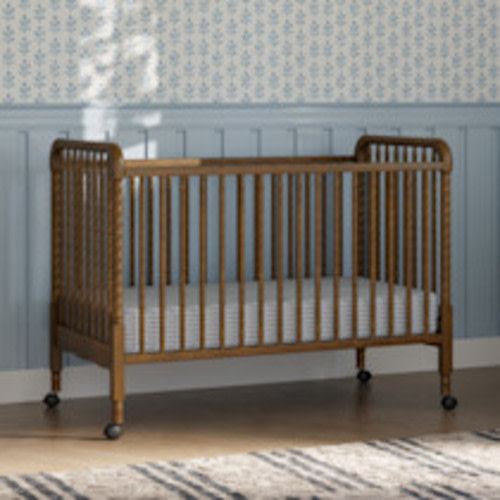daVinci Jenny Lind 3-in-1 Convertible Crib - Walnut
