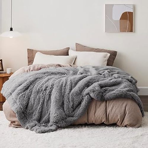 Bedsure Fluffy Grey Blankets Queen Size for Bed, Thick Sherpa Faux Fur Fleece Fuzzy Plush Winter Warm Heavy Soft Full Queen Blankets, Bedroom Decor Grey Gifts Cozy Gifts for Women Men, 90x90