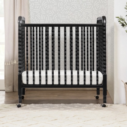 DaVinci Jenny Lind Mini Crib | DaVinci Jenny Lind 3-in-1 Convertible Mini Crib | Elegant Mini Crib with Spindle Posts – Project Nursery