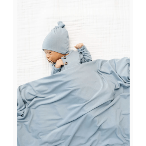 Leo Newborn Bundle (Gown, hat, blanket, mittens)