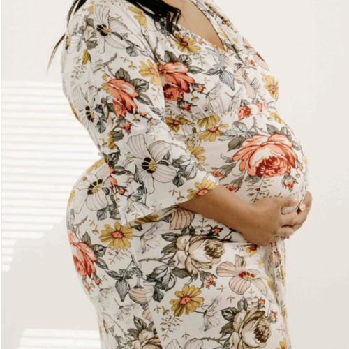 Amelia Labor & Postpartum Gown in Vintage Floral – Lila