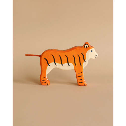 Holztiger Tiger, Standing