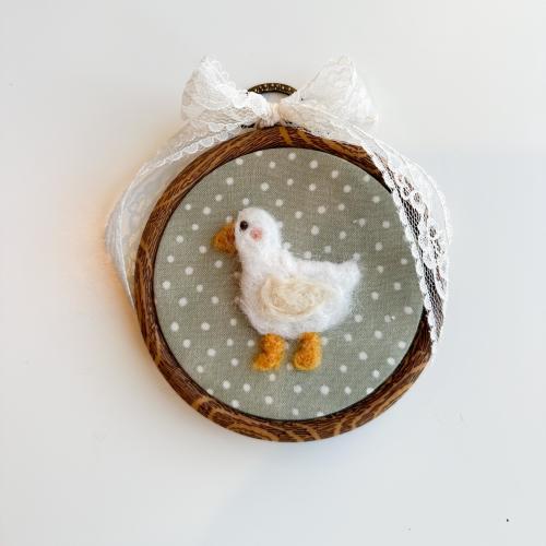 Needle Felted Duck Nursery Decor, Handmade Baby Shower Gift, 4” Embroidery Hoop Wall Art with Lace Bow