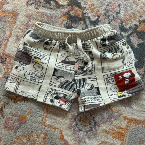 Multi-coloured Peanuts Snoopy comic strip shorts, 18...