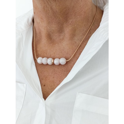 Silicone Nursing necklace for breastfeeding mum with gold and pearl effect beads.