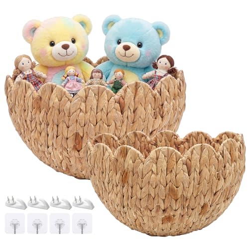 Scalloped Wicker Wall Baskets 2 Pack - Handwoven Hanging Rattan Storage Baskets for Wall Decor, Boho Front Door Basket & Farmhouse Bedroom Decoration (Natural)