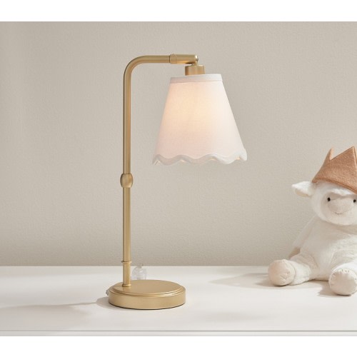 Amelia Scallop Desk Lamp (19")