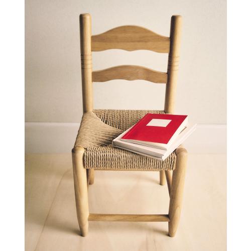 KIDS’ WOODEN CHAIR
