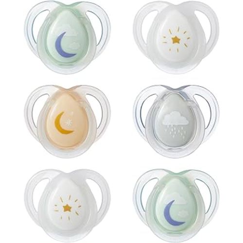 Tommee Tippee Chupete nocturno, de 0 a 6 meses, bolsa de silicona simétrica, sin BPA, tecnología que brilla en la oscuridad, pasteles azules, paquete de 6