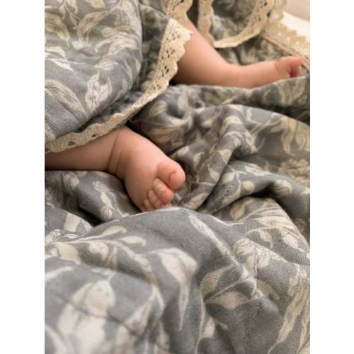Della Blue Floral QUILTED 6 Layer Gauze Blanket