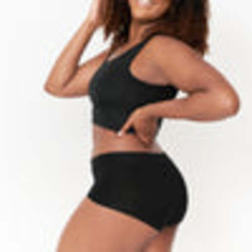 Larken X set in black