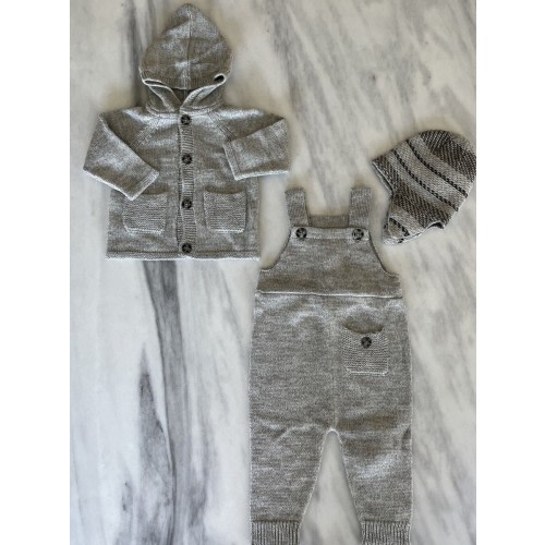 TEA COLLECTION Baby Bibs with Sweater And Hat Size 3-6 Months NEW