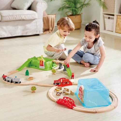 Farmyard Train Bucket Set - Wooden Train Animal Set - Hape | Maisonette