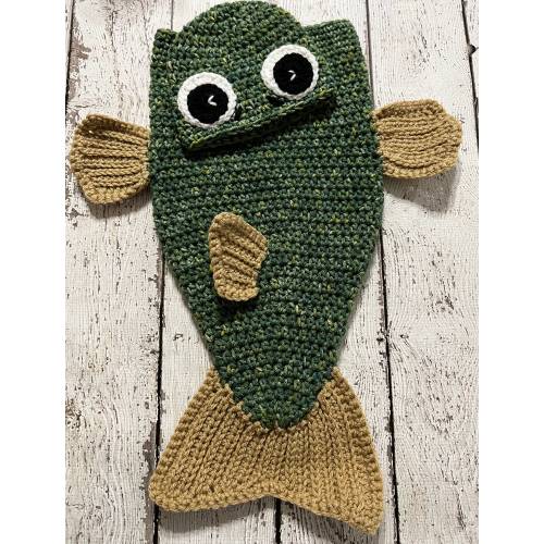 Crochet Fish Cocoon and Hat- Newborn to 0-3 Months- Photo Prop