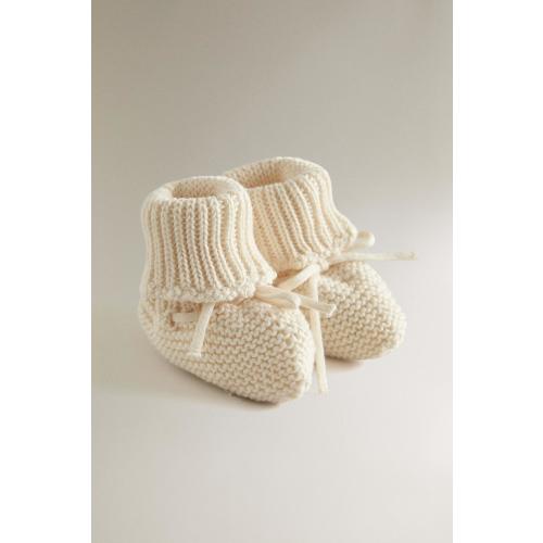 BABY KNIT BOOTIES - Ecru | ZARA Canada