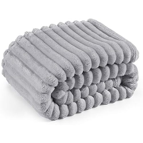 Bedsure Light Grey Fleece Blanket for Couch - Super Soft Cozy Blankets for Women, Cute Small Throws for Girls, 50x70 Inches