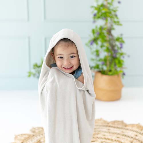 Toddler Hooded Bamboo Bath Towel in Oat | Kyte Baby