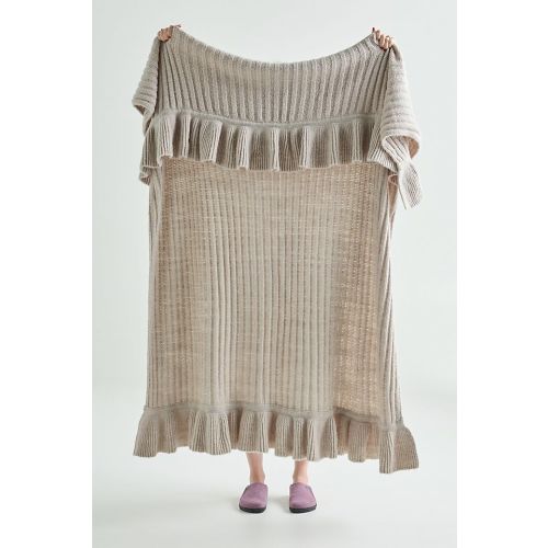 Cindy Wool Knit Ruffled Throw Blanket