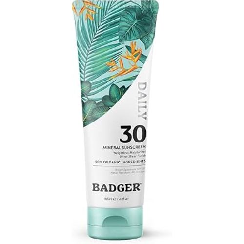 Badger Mineral Daily Sunscreen with Zinc Oxide, SPF 30, Lightweight & Easy to Apply w/No White Cast, Moisturizing Organic Sunscreen, Reef Safe, Vegan, Unscented, 4 fl oz